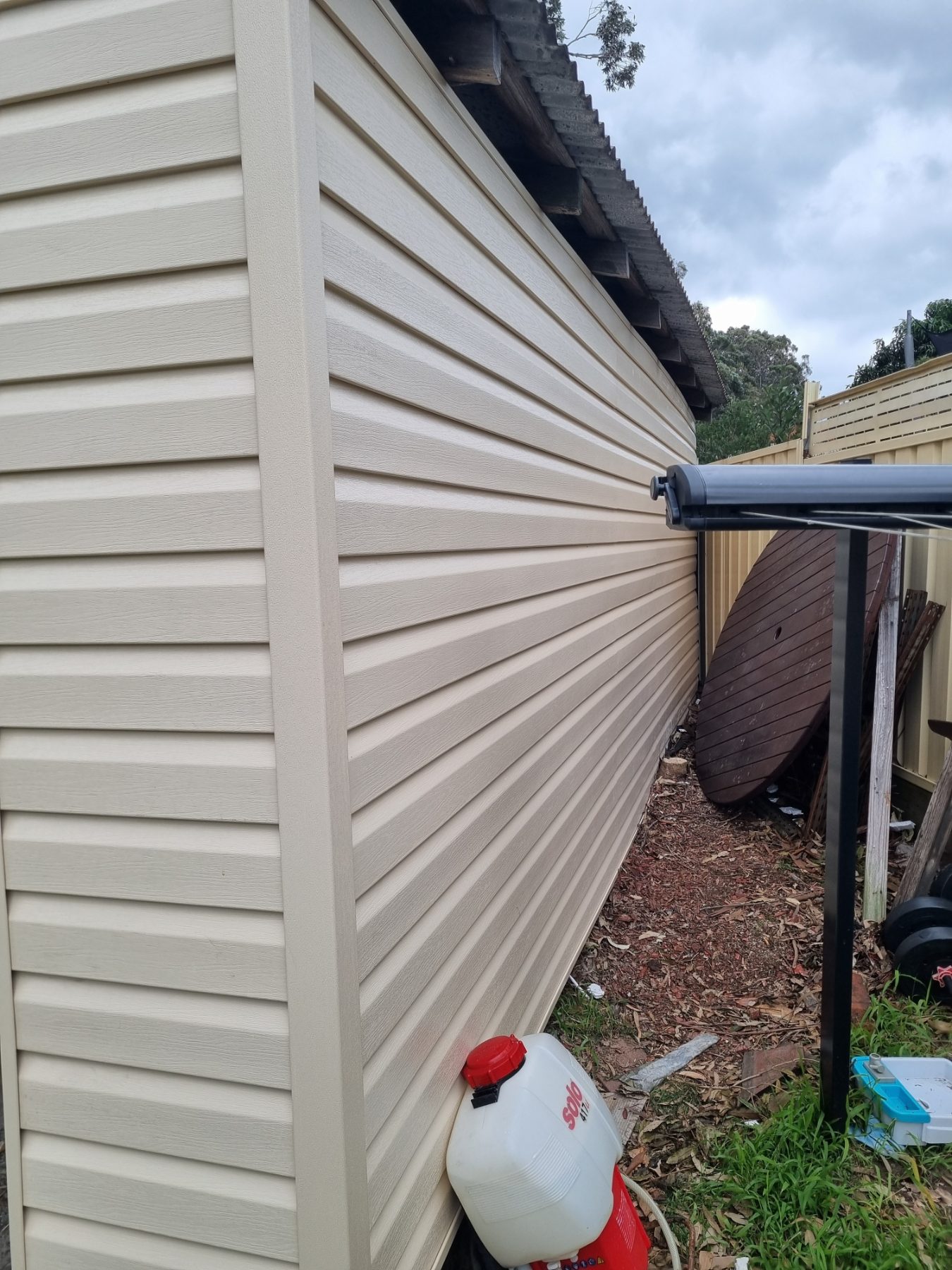 After: Side wall re-clad in vinyl cladding